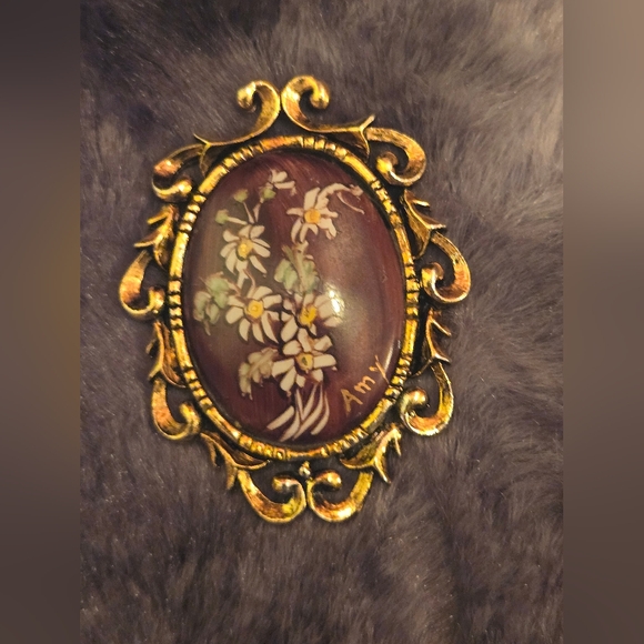 Jewelry - Vintage Floral Brooch with Gold Accents